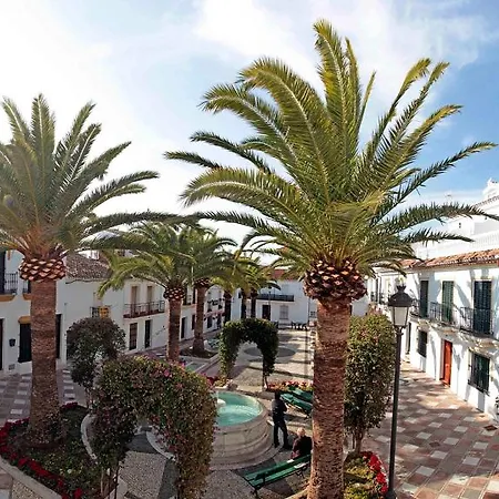 Doce Lunas Beauchic Hotel